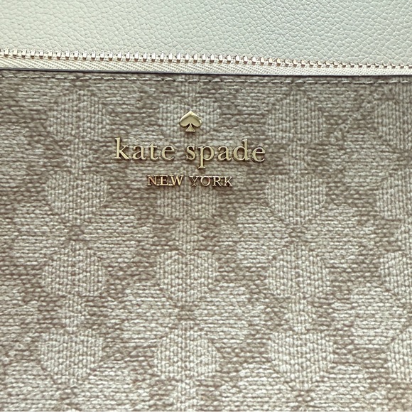 NWT Kate Spade Lucy Flower Medium Zip Wristlet in Dark Beige KG487 - Picture 6 of 10